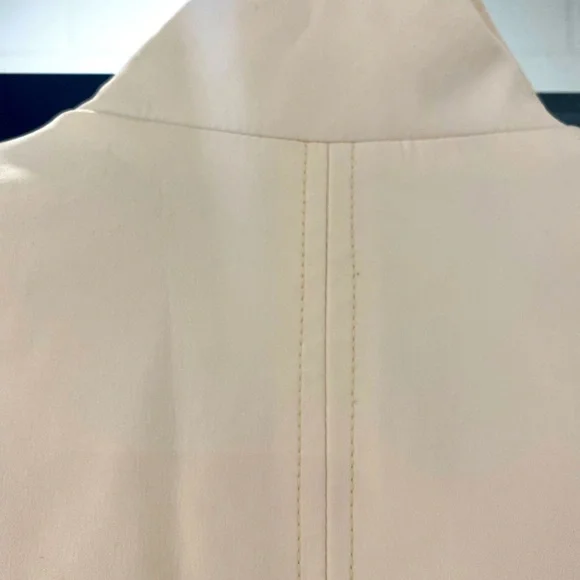 Classic Fendi light rain/trench coat - Picture 8 of 12